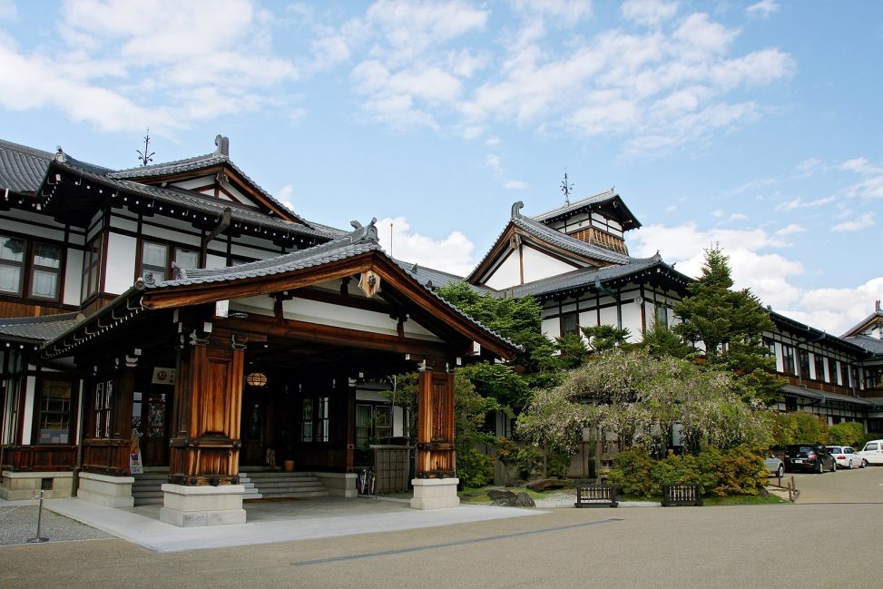 奈良ホテル　（wikiより）