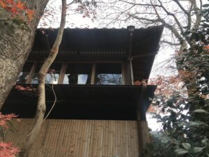 入江泰吉旧居　庭から縁を見上げる（図版出処：岡田撮影）